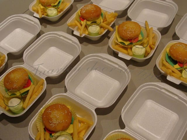 Hamburger cupcake